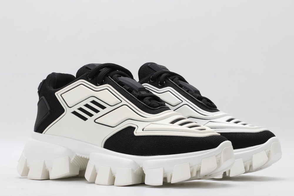 P*rada SNEAKER